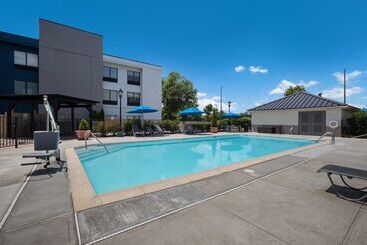 هتل Hampton Inn Princeton