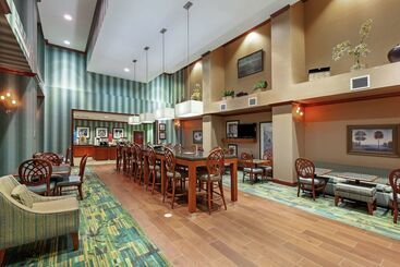 هتل Hampton Inn & Suites El Paso West