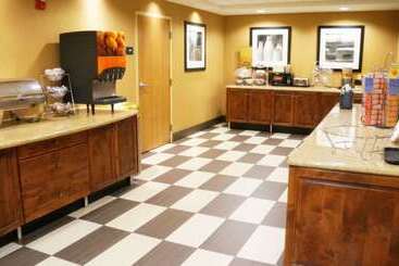 هتل Hampton Inn & Suites Kingman