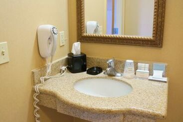 هتل Hampton Inn & Suites Kingman