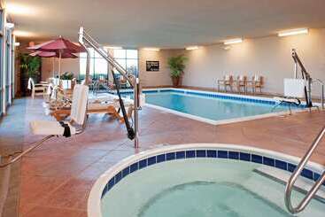 هتل Hampton Inn & Suites Molinequad City Int L Aprt
