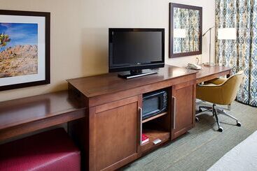هتل Hampton Inn & Suites Palmdale
