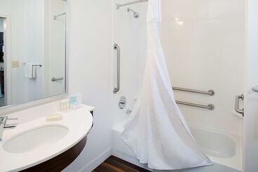 هتل Hampton Inn & Suites Palmdale