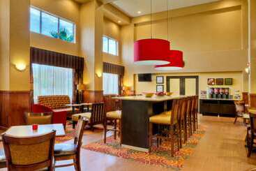 هتل Hampton Inn & Suites Palmdale