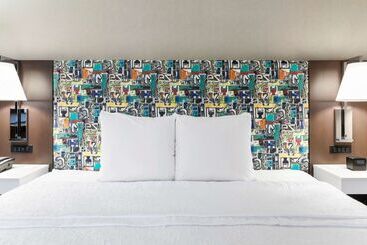 هتل Hampton Inn & Suites Pittsburgh Downtown