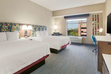 هتل Hampton Inn & Suites Pittsburgh Downtown