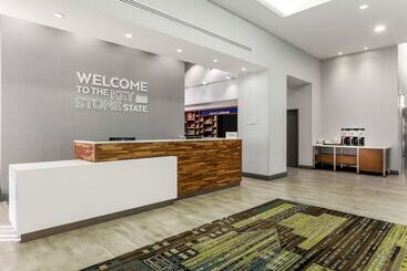 هتل Hampton Inn & Suites Pittsburgh Downtown