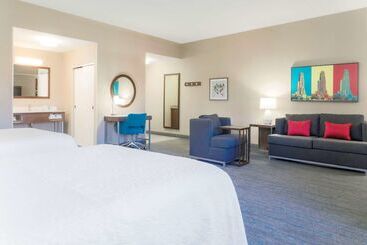هتل Hampton Inn & Suites Pittsburgh Downtown