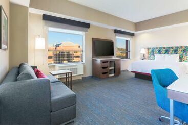 هتل Hampton Inn & Suites Pittsburgh Downtown