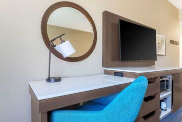 هتل Hampton Inn & Suites Pittsburgh Downtown