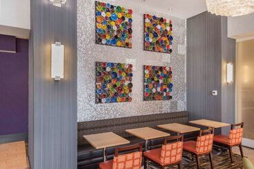 هتل Hampton Inn & Suites Raleighdurham Airportbrier Creek