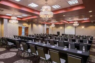 هتل Hampton Inn & Suites Raleighdurham Airportbrier Creek