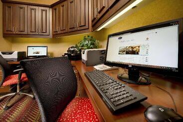 هتل Hampton Inn & Suites San Antonioairport