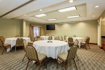 هتل Hampton Inn & Suites Tallahassee I 10/thomasville Road, Fl