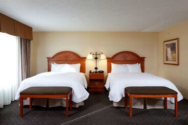 هتل Hampton Inn Waterloo