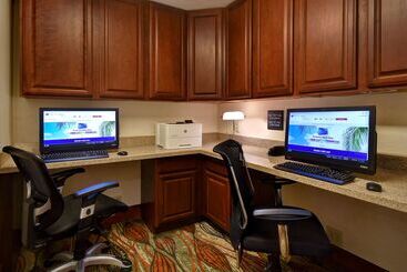 هتل Hampton Inn White River Junction