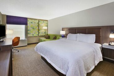 هتل Hampton Inn White River Junction