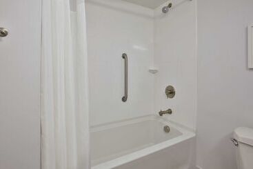 هتل Hampton Inn White River Junction