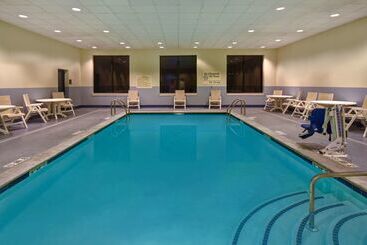 هتل Hampton Inn White River Junction