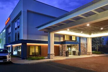 هتل Hampton Inn White River Junction