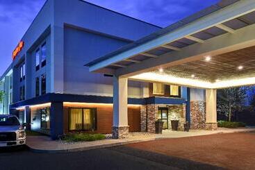 هتل Hampton Inn White River Junction