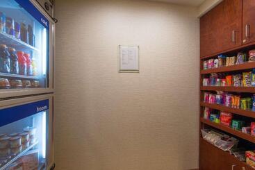 هتل Hampton Inn White River Junction