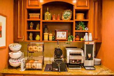 هتل Hilton Garden Inn Bowling Green