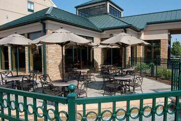 هتل Hilton Garden Inn Bowling Green
