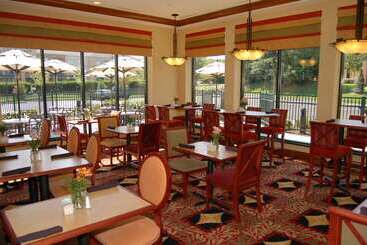 هتل Hilton Garden Inn Bowling Green