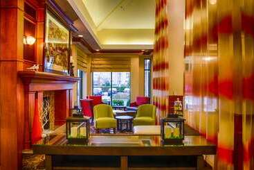 هتل Hilton Garden Inn Bowling Green