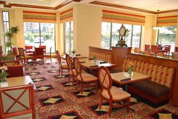 هتل Hilton Garden Inn Bowling Green
