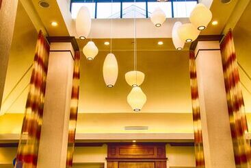 هتل Hilton Garden Inn Bowling Green