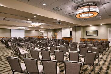 هتل Hilton Garden Inn Bozeman
