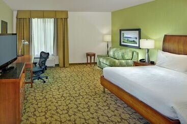 هتل Hilton Garden Inn Danbury