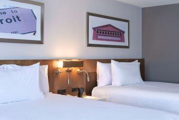 هتل Hilton Garden Inn Detroit Downtown