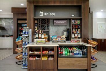 هتل Hilton Garden Inn Detroit Metro Airport