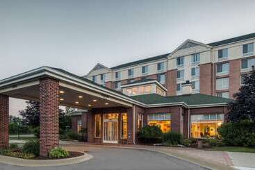 هتل Hilton Garden Inn Detroit Metro Airport