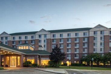هتل Hilton Garden Inn Detroit Metro Airport