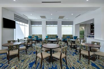 هتل Hilton Garden Inn Detroit Metro Airport