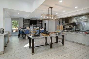 هتل Hilton Garden Inn Detroit Metro Airport