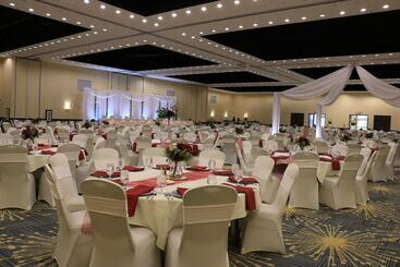 هتل Hilton Garden Inn Fargo