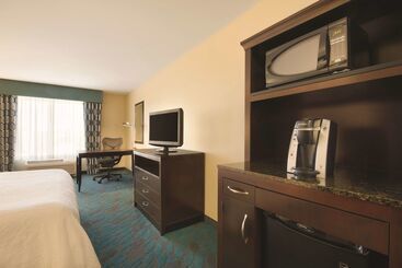هتل Hilton Garden Inn Fargo