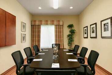 هتل Hilton Garden Inn Fort Myers Airport/fgcu