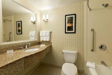 هتل Hilton Garden Inn Fort Myers Airport/fgcu