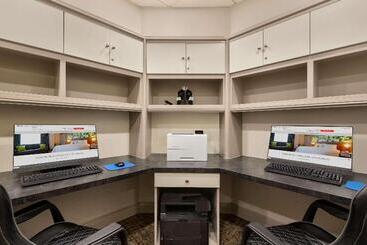 هتل Hilton Garden Inn Fort Myers Airport/fgcu