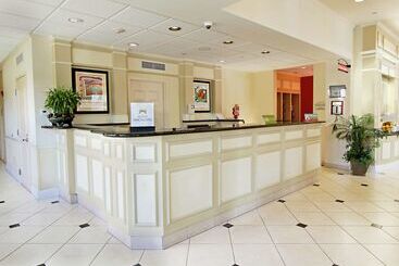 هتل Hilton Garden Inn Oxnard/camarillo