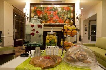 هتل Hilton Garden Inn Oxnard/camarillo