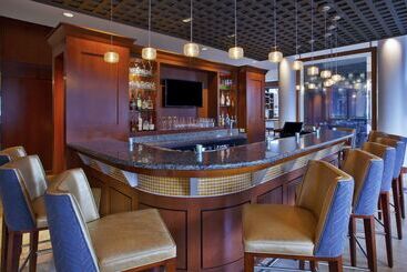 هتل Hilton Garden Inn Portland Downtown Waterfront
