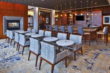 هتل Hilton Garden Inn Portland Downtown Waterfront