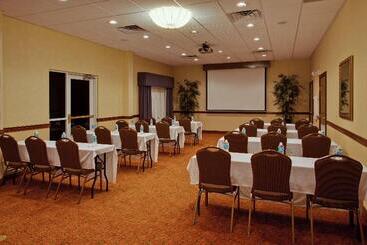 هتل Holiday Inn Express & Suites Lakeland North I 4, An Ihg
